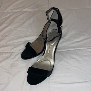 NWOT.  NWOB.  Bandolino Velvet strappy pumps.
